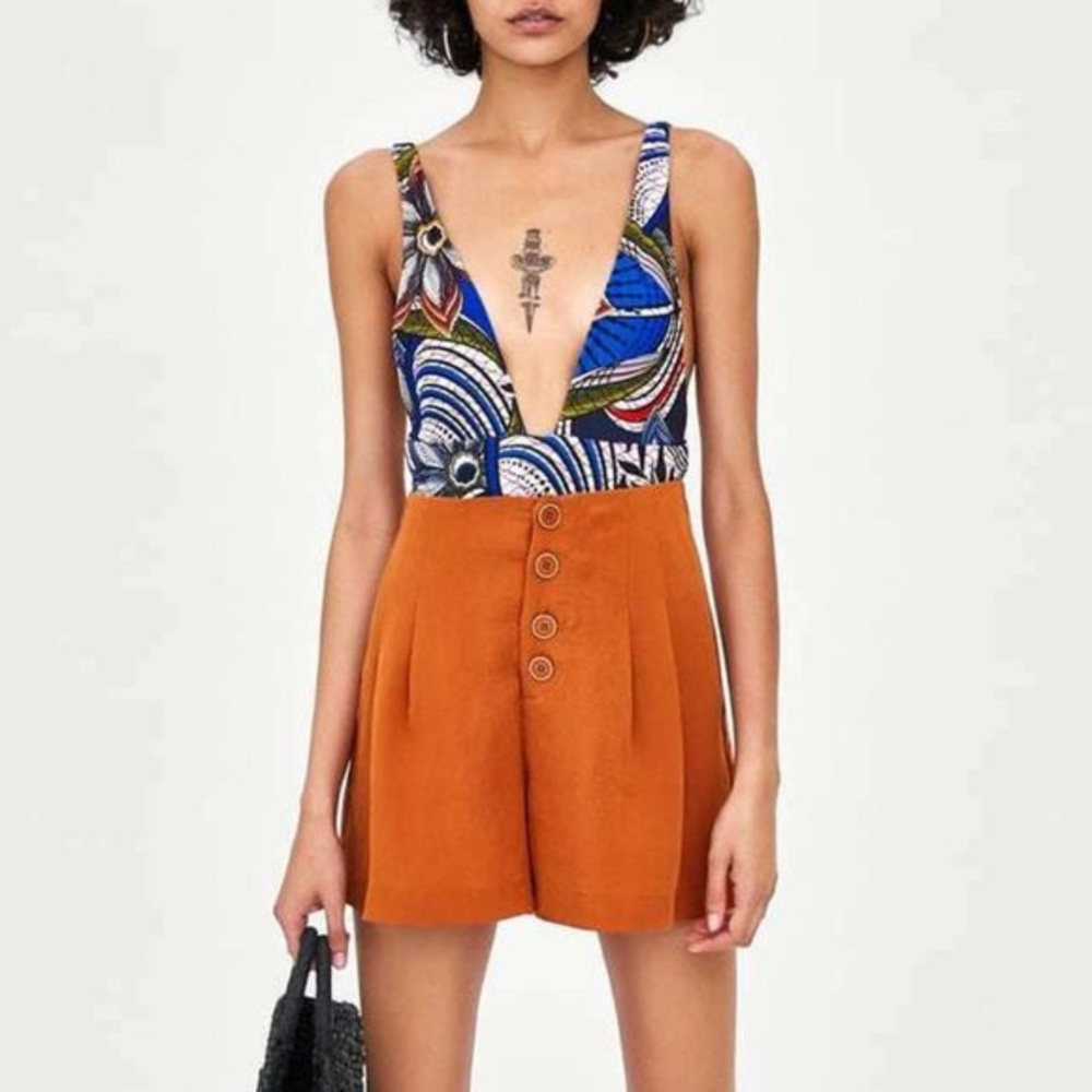 Zara Flowy Orange Pleated Shorts with Buttons